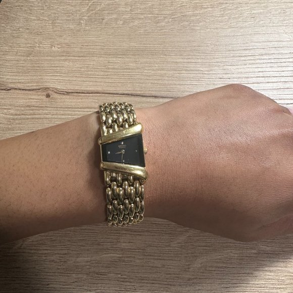 Vintage Seiko Women’s Gold Tone Asymmetrical Design Bracelet Watch - Picture 5 of 8